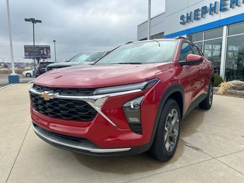 New 2026 Chevrolet Trax LT w/ Driver Confidence Package FWD image 2