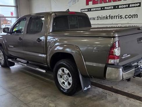 Used 2012 Toyota Tacoma 4x4 Double Cab image 3