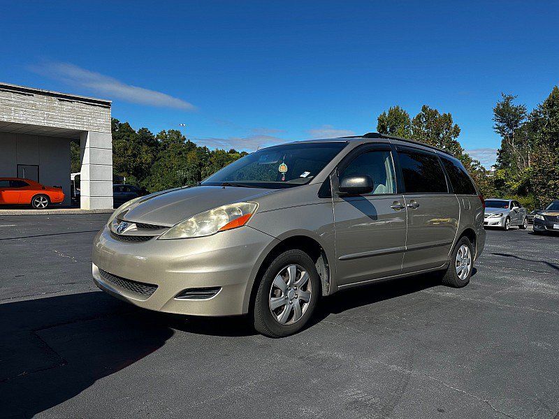Used 2006 Toyota Sienna CE FWD image 1