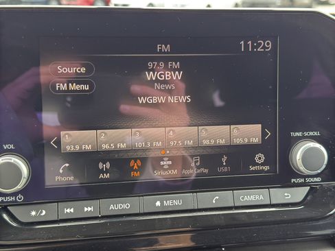 Certified 2025 Nissan Pathfinder SV image 18