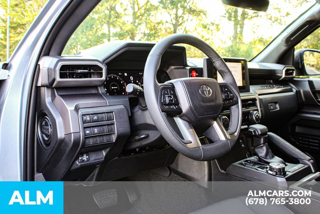 Used 2025 Toyota Tacoma TRD Off-Road AWD/4WD image 30