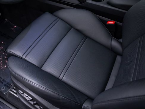 Used 2026 Porsche Cayenne GTS AWD/4WD image 15