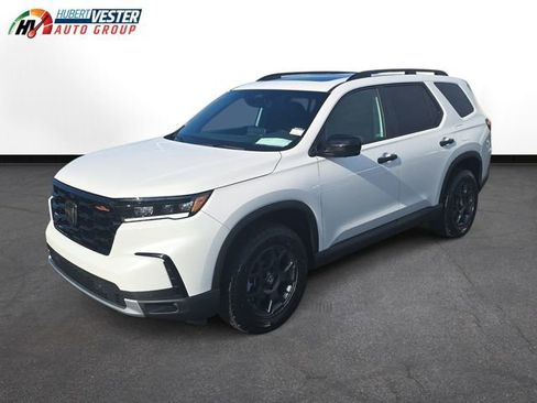 New 2025 Honda Pilot TrailSport image 2