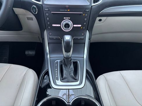 Used 2017 Ford Edge Titanium w/ Technology Package image 26