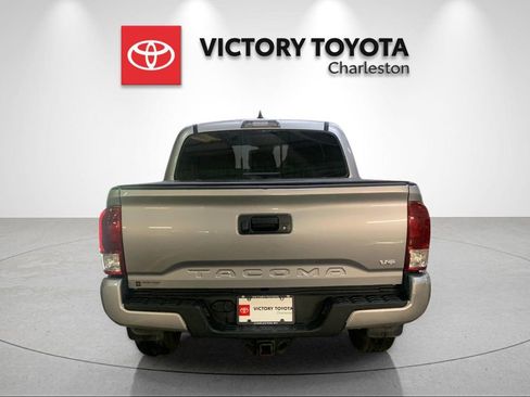 Used 2020 Toyota Tacoma TRD Sport AWD/4WD image 4
