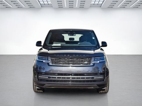 Certified 2025 Land Rover Range Rover SE image 2