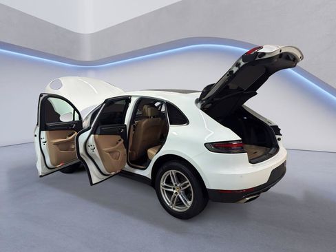 Used 2021 Porsche Macan AWD/4WD image 14