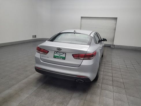 Used 2018 Kia Optima LX FWD image 9
