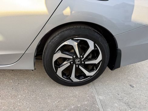 Used 2016 Honda Accord EX image 37