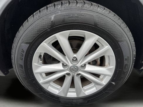 Used 2018 Nissan Rogue Sport SV AWD/4WD image 24