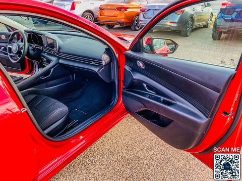 Used 2023 Hyundai Elantra SEL FWD image 15