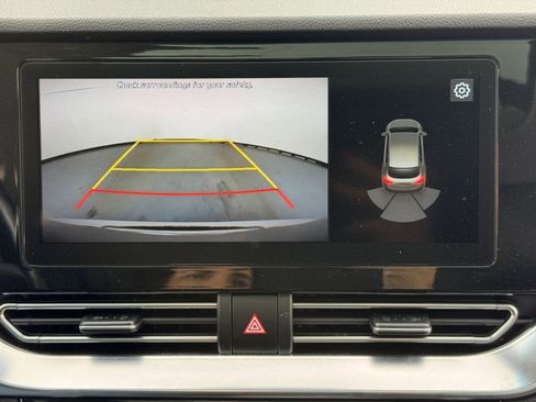 Used 2021 Kia Niro EX Premium w/ Cold Weather Package image 25