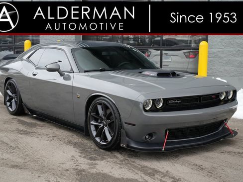 Used 2019 Dodge Challenger R/T Scat Pack w/ Shaker Package image 1