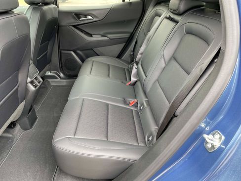New 2026 Chevrolet Equinox LT w/ Convenience Package II AWD/4WD image 7
