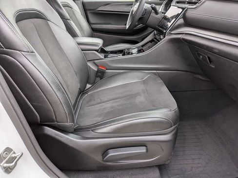 Certified 2023 Jeep Grand Cherokee Altitude AWD/4WD image 20