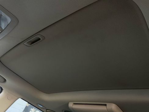 Used 2012 Hyundai Veracruz Limited w/ Entertainment Pkg image 55