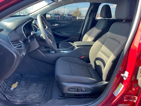 Used 2019 Chevrolet Malibu LT w/ Driver Confidence Package image 8