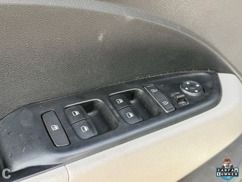 Used 2025 Hyundai Venue SEL FWD image 15