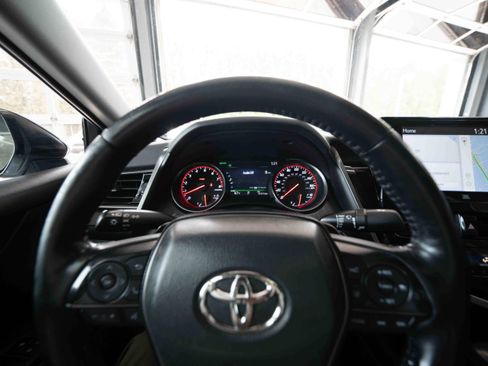 Used 2024 Toyota Camry XSE w/ Navigation Package image 15