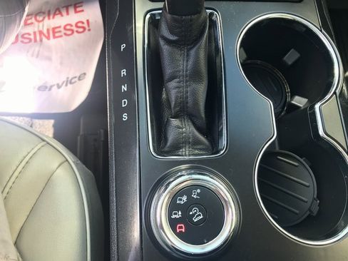 Used 2019 Ford Explorer Platinum image 14