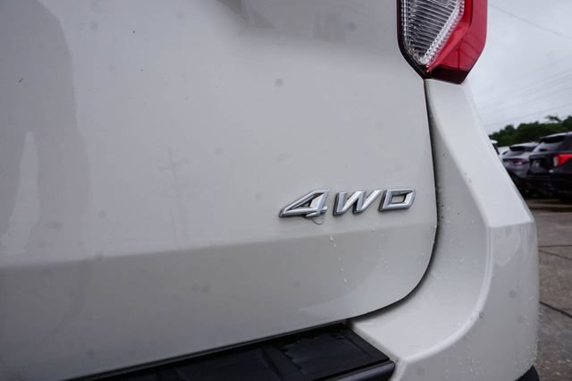 Used 2022 Ford Explorer XLT w/ Equipment Group 202A AWD/4WD image 7