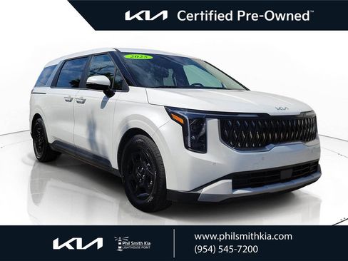 Certified 2025 Kia Carnival FWD image 1