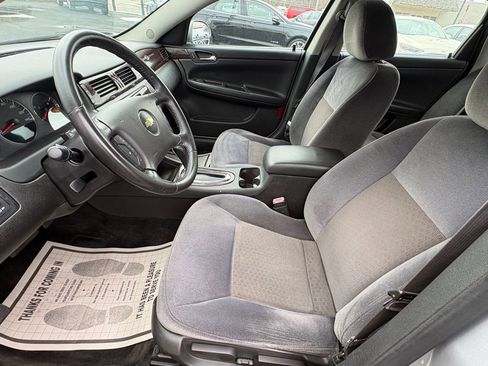 Used 2014 Chevrolet Impala LT w/ LT Sunroof Package image 8