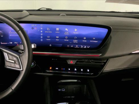 Used 2025 Buick Envision Preferred AWD/4WD image 6