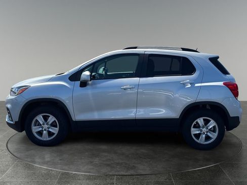 Used 2022 Chevrolet Trax LT w/ LT Convenience Package AWD/4WD image 5