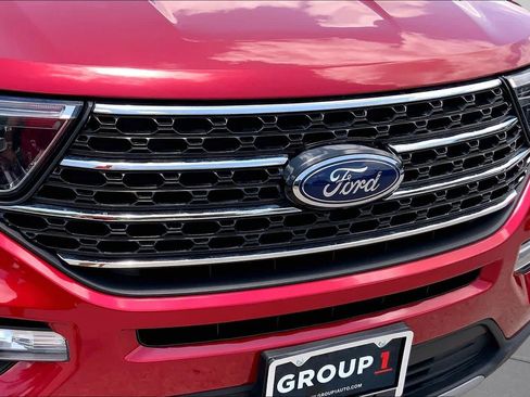 Used 2020 Ford Explorer XLT w/ Equipment Group 202A RWD image 29