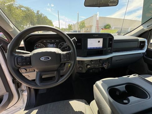 Certified 2025 Ford F250 XLT AWD/4WD image 5