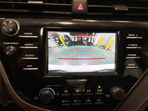 Used 2020 Toyota Camry LE image 18