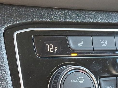 Used 2022 Volkswagen Atlas SEL image 24