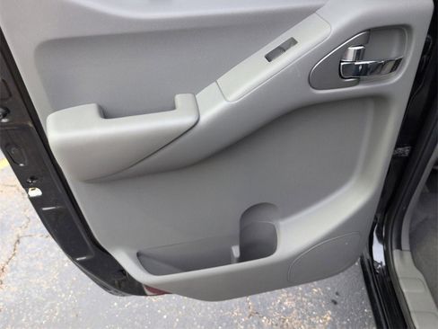 Used 2020 Nissan Frontier SV image 34