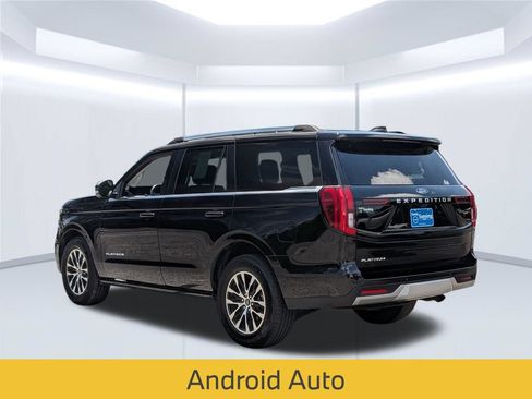 Used 2025 Ford Expedition Platinum AWD/4WD image 3