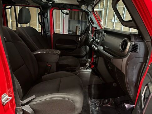 Used 2018 Jeep Wrangler Unlimited Sport S AWD/4WD image 18