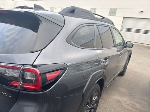 Used 2025 Subaru Outback Onyx Edition image 8