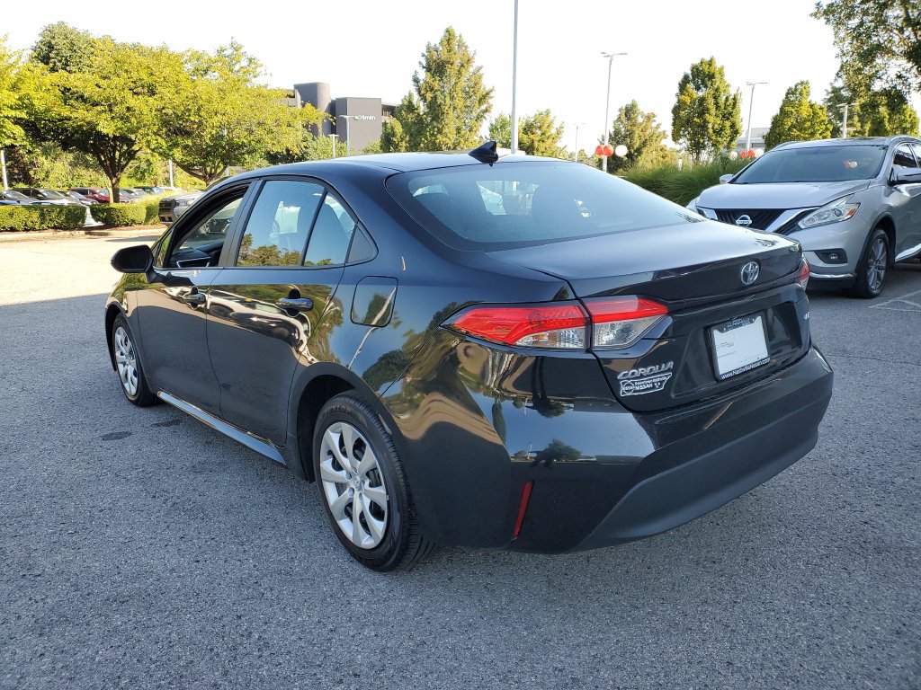 Used 2025 Toyota Corolla LE FWD image 3