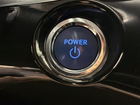 Used 2018 Toyota Prius Prime Premium w/ Preferred Accessory Package FWD image 21
