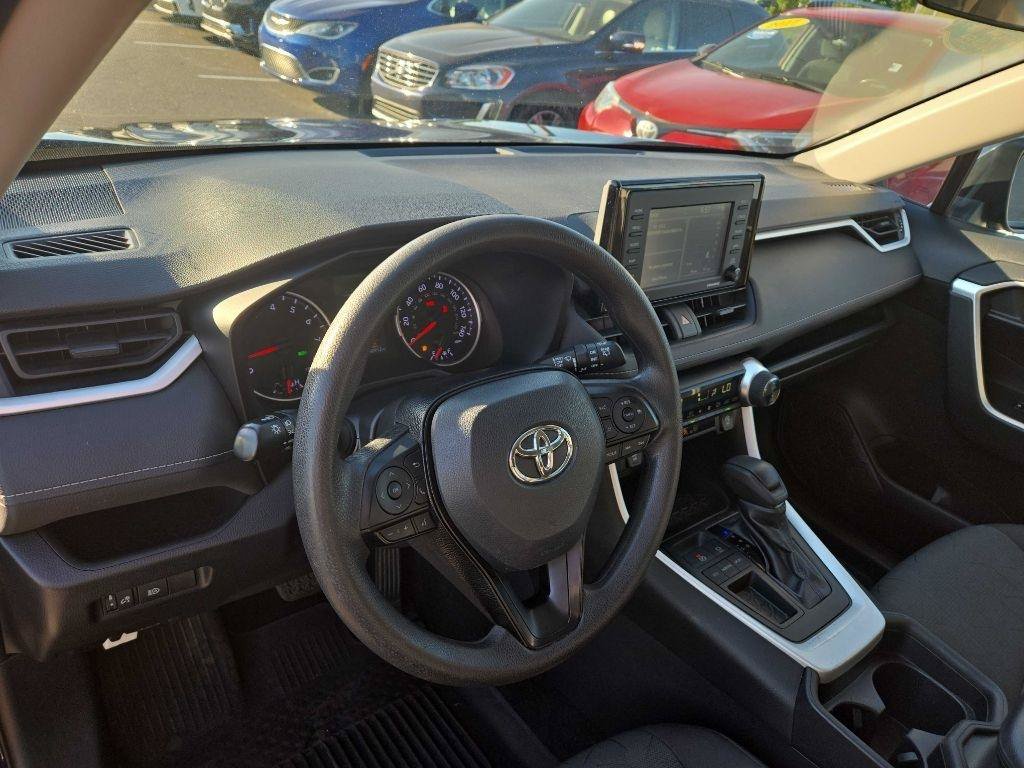 Used 2020 Toyota RAV4 XLE FWD image 13