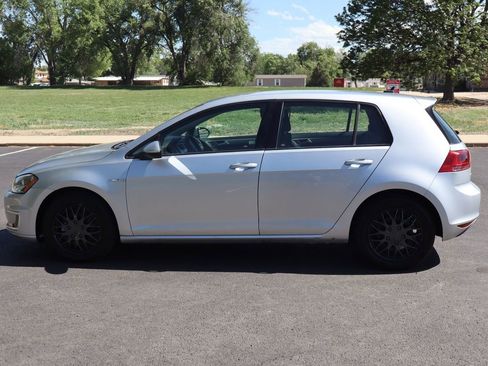 Used 2015 Volkswagen e-Golf Limited Edition FWD image 9