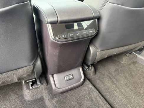 Used 2025 Toyota Highlander XSE AWD/4WD image 30