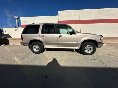 Used 1997 Ford Explorer 4WD 4-Door image 7