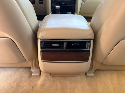 Used 2021 Lexus LX 570 4WD w/ Luxury Package image 17