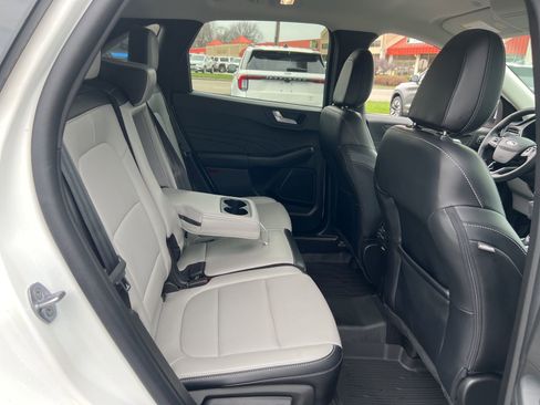 Used 2023 Ford Escape Platinum image 31