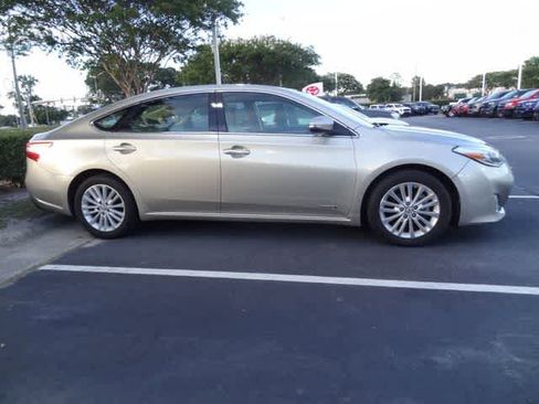 Used 2014 Toyota Avalon Limited FWD image 5