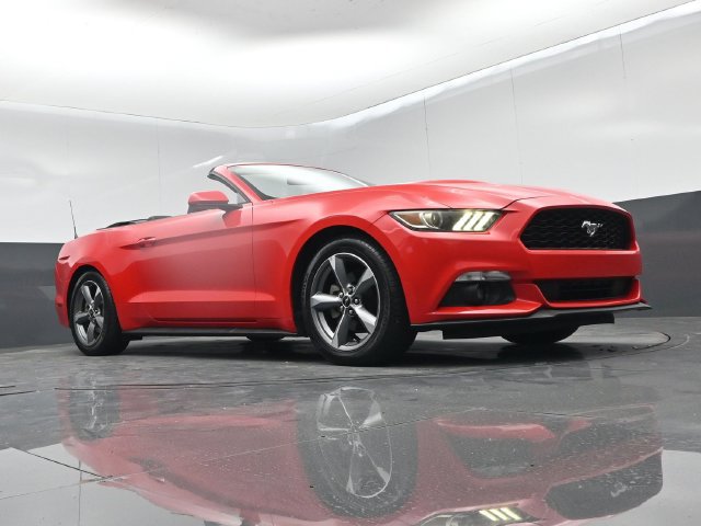 Used 2017 Ford Mustang Convertible w/ Equipment Group 051A RWD image 40