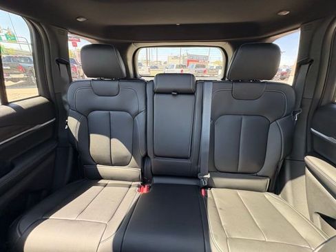 New 2025 Jeep Grand Cherokee Limited w/ Black Appearance Package image 24