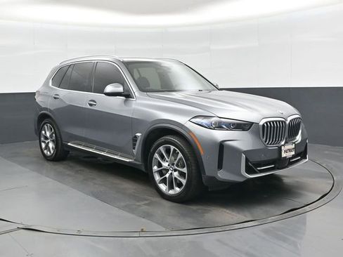 Used 2025 BMW X5 xDrive40i AWD/4WD image 1