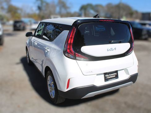 Certified 2025 Kia Soul LX image 12